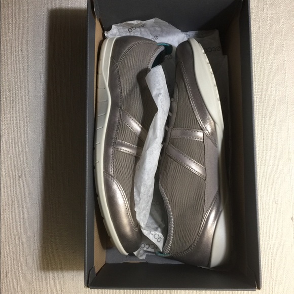 Ecco Women’s Blume Lace Sneakers - Picture 9 of 16